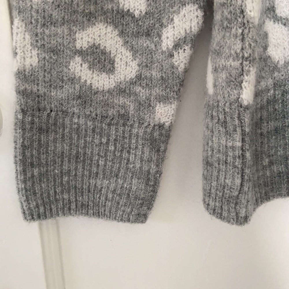 Leopard Print Sweater - Picture 4 of 4